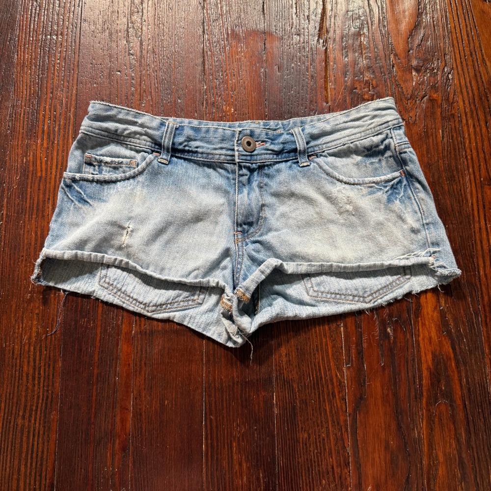 American Eagle Denim Shorts Women 6 Light Blue Distressed Raw Hem Low Rise 2647